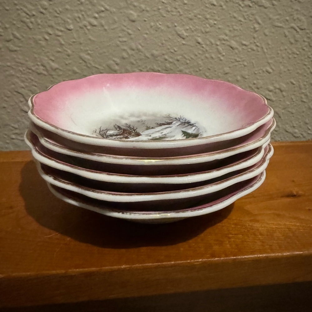 Set of 6 Porcelain Berry Bowls